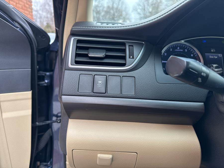 2017 Toyota Camry XLE Auto photo