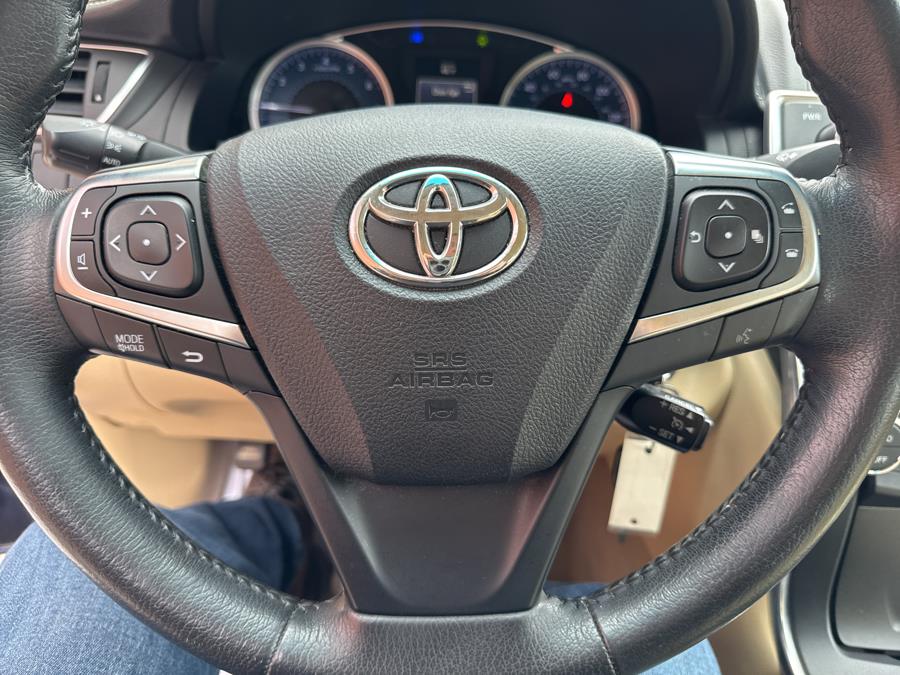 2017 Toyota Camry XLE Auto photo