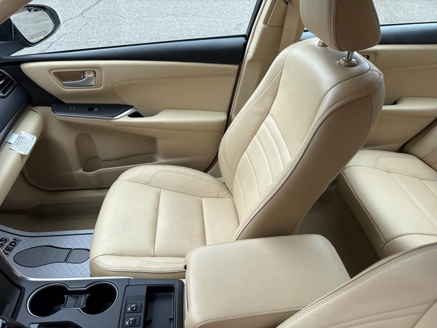 2017 Toyota Camry XLE Auto photo