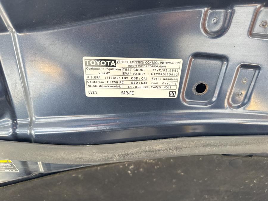 2017 Toyota Camry XLE Auto photo