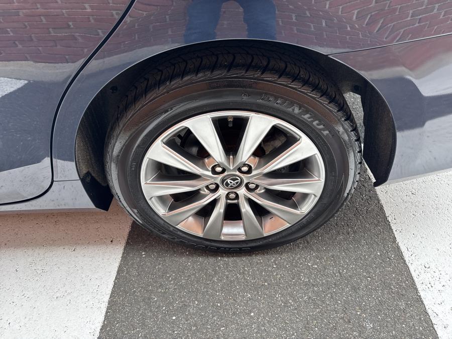 2017 Toyota Camry XLE Auto photo