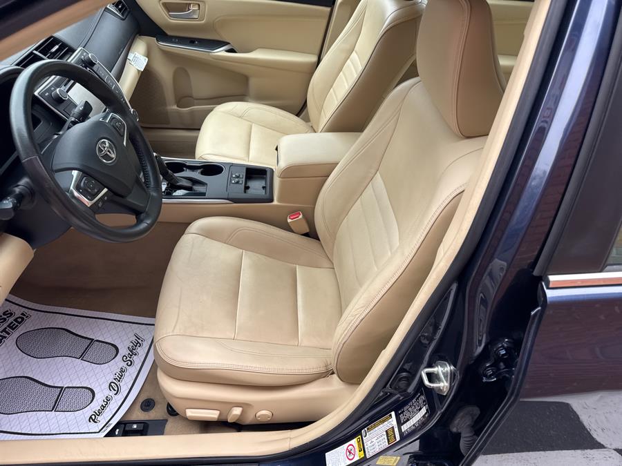 2017 Toyota Camry XLE Auto photo
