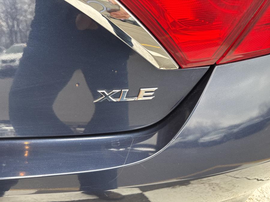 2017 Toyota Camry XLE Auto photo