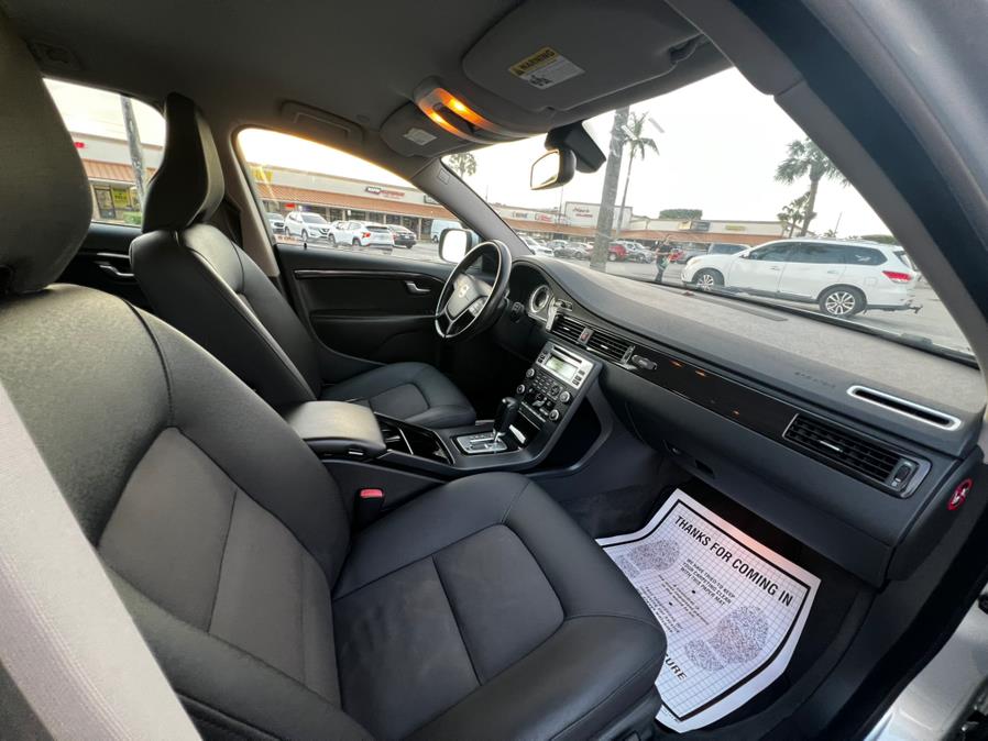 2010 Volvo XC70 3.2 photo