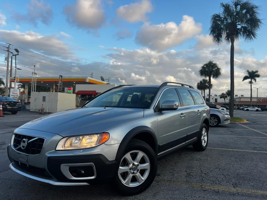 The 2010 Volvo XC70 3.2 photos
