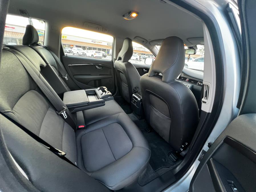 2010 Volvo XC70 3.2 photo