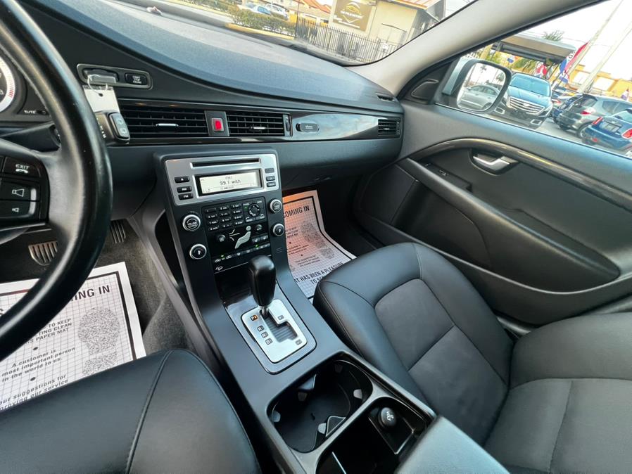 2010 Volvo XC70 3.2 photo