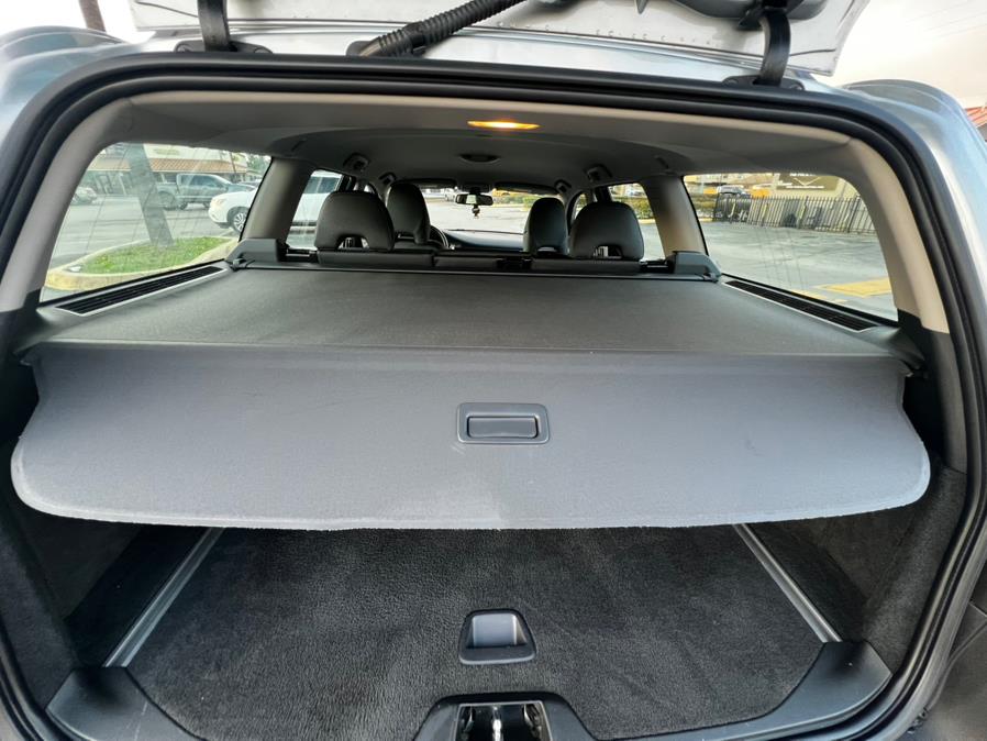 2010 Volvo XC70 3.2 photo