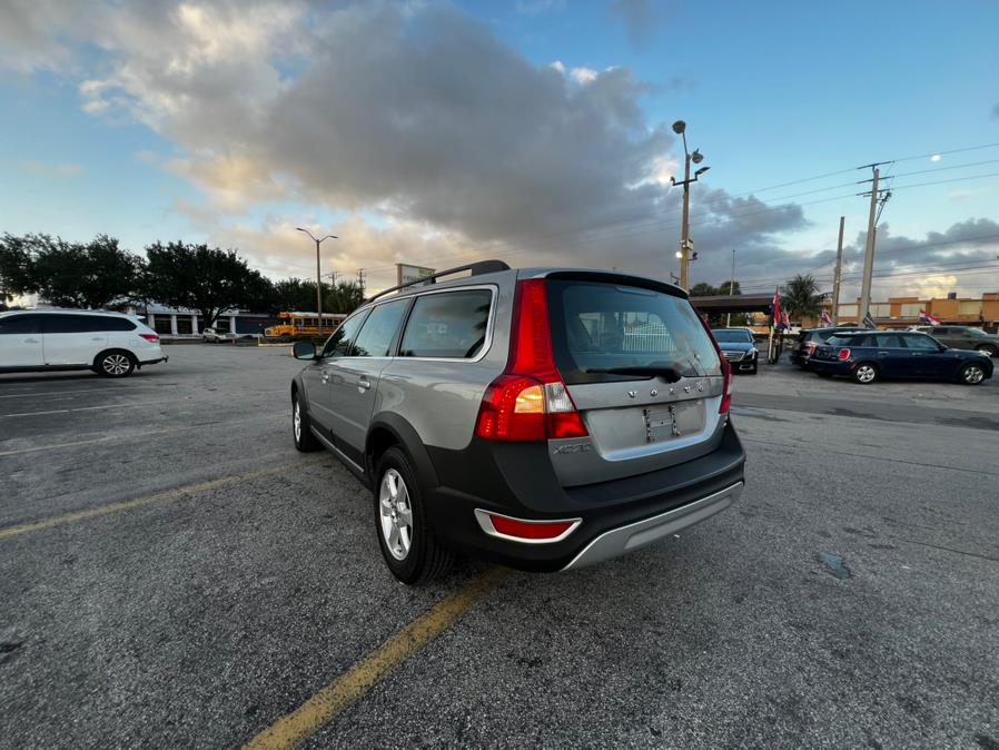 2010 Volvo XC70 3.2 photo