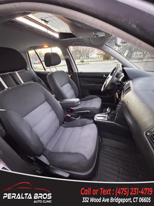 2005 Volkswagen Golf GLS photo
