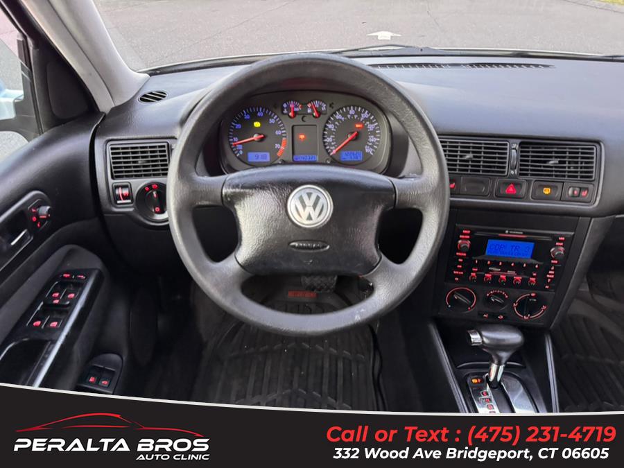 2005 Volkswagen Golf GLS photo