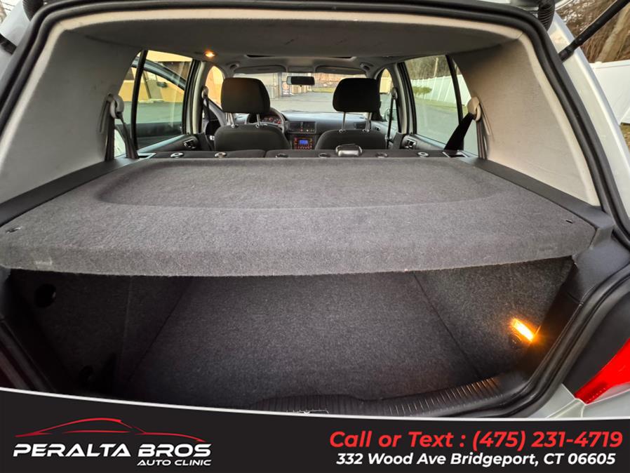 2005 Volkswagen Golf GLS photo