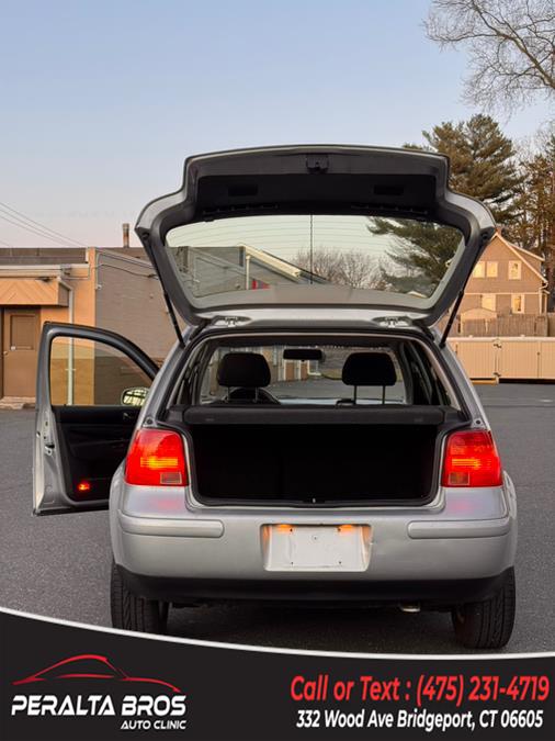 2005 Volkswagen Golf GLS photo