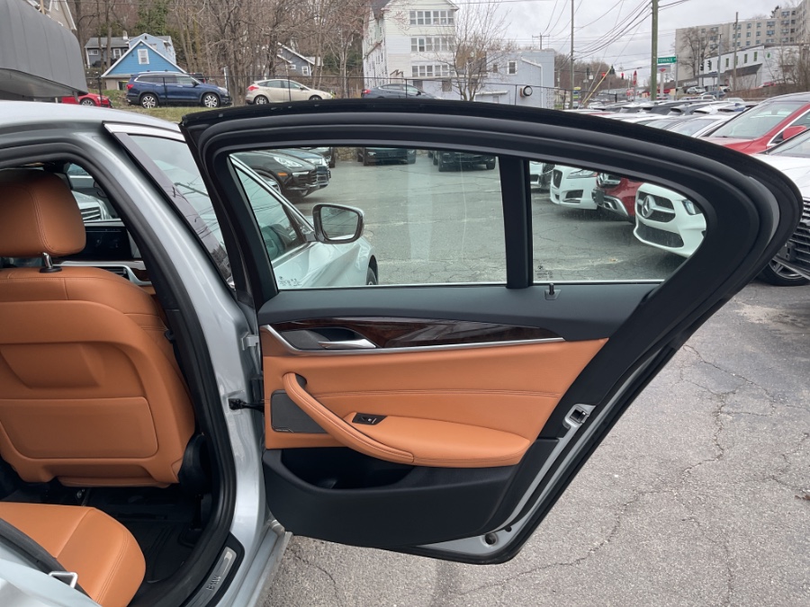 2020 BMW 5-Series 530i xDrive Sedan photo
