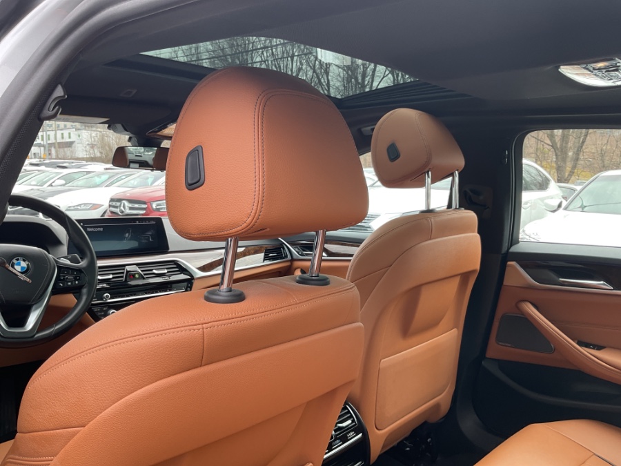 2020 BMW 5-Series 530i xDrive Sedan photo
