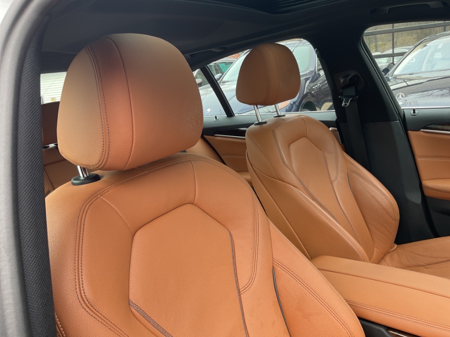 2020 BMW 5-Series 530i xDrive Sedan photo