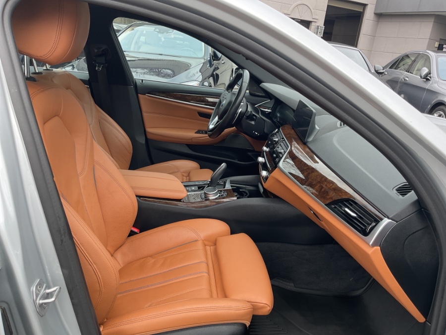 2020 BMW 5-Series 530i xDrive Sedan photo