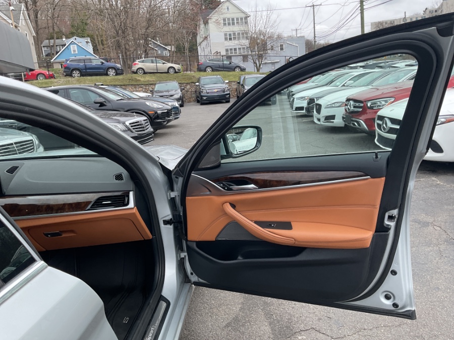 2020 BMW 5-Series 530i xDrive Sedan photo