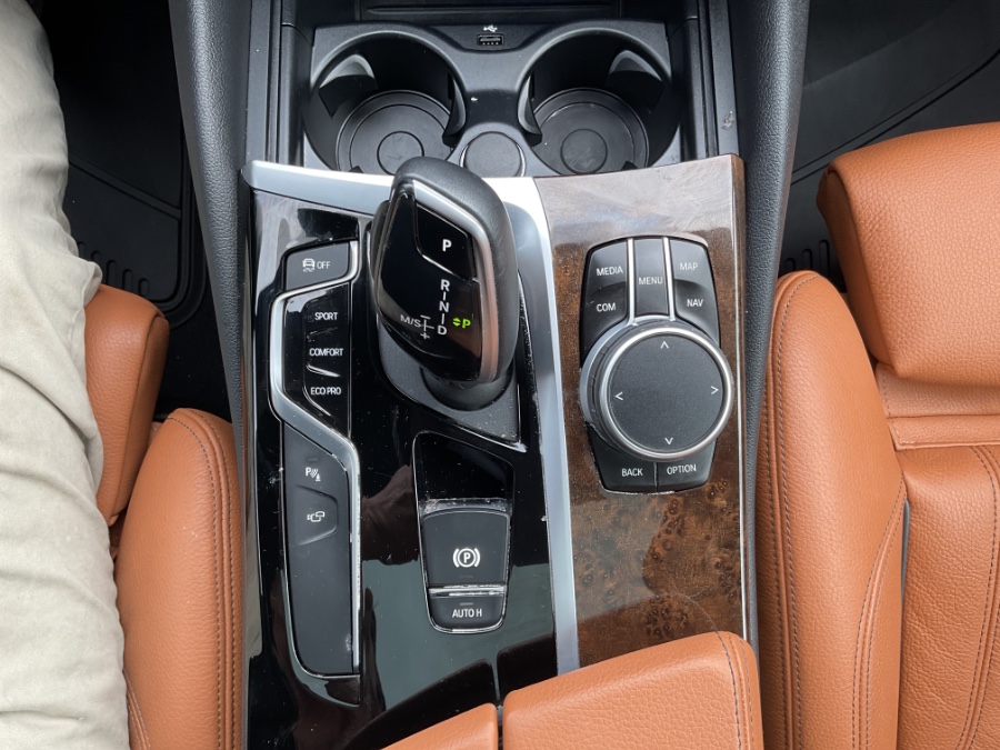 2020 BMW 5-Series 530i xDrive Sedan photo