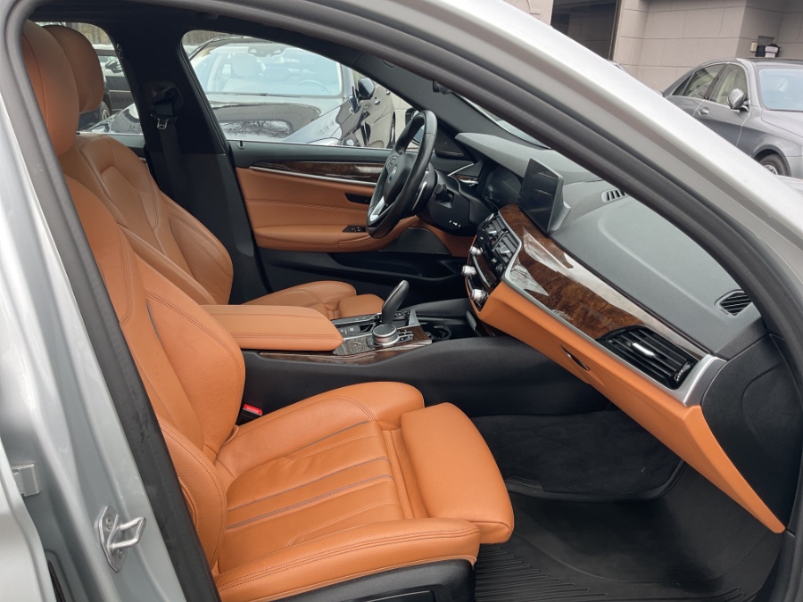2020 BMW 5-Series 530i xDrive Sedan photo