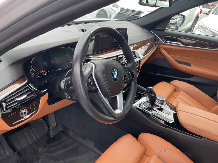 2020 BMW 5-Series 530i xDrive Sedan photo