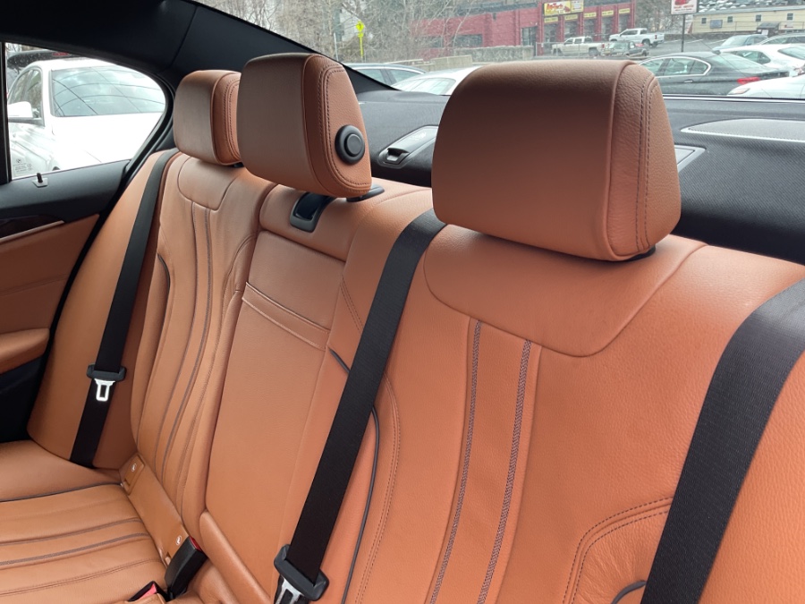 2020 BMW 5-Series 530i xDrive Sedan photo