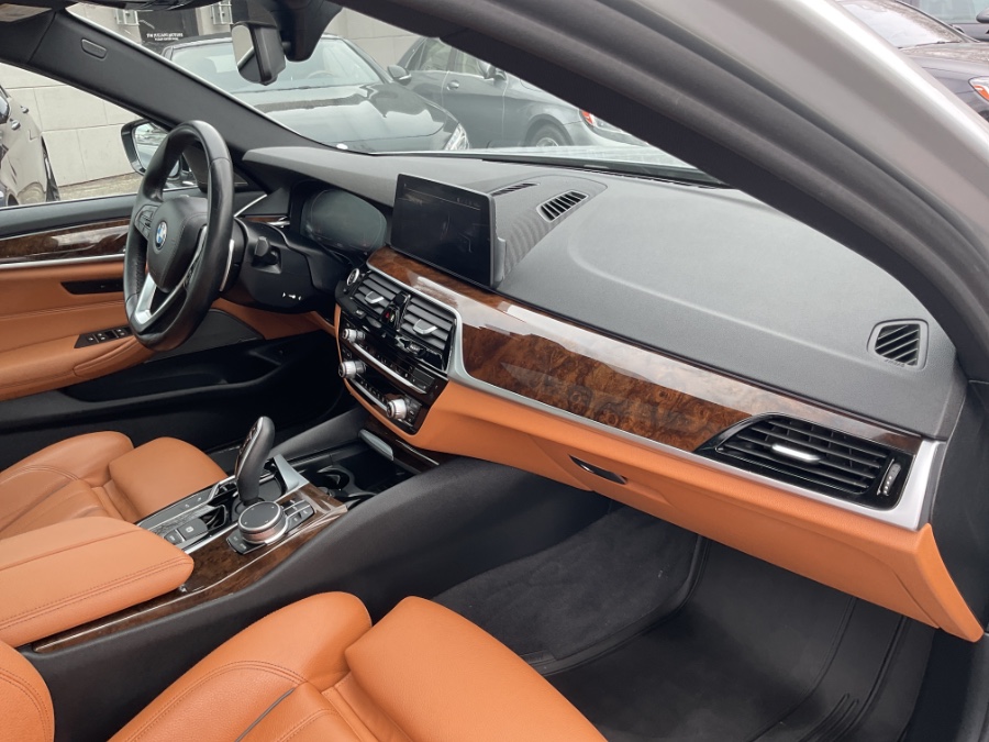 2020 BMW 5-Series 530i xDrive Sedan photo