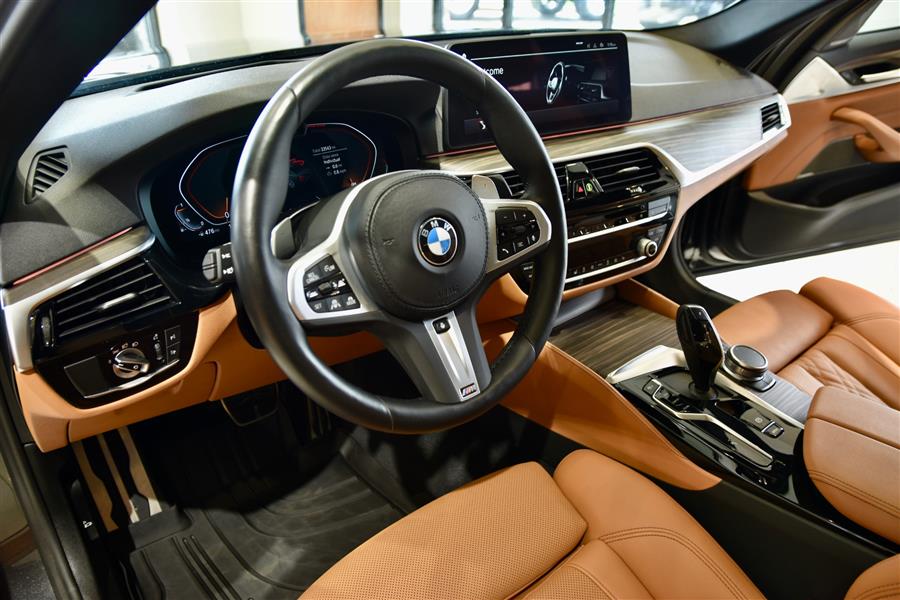 2022 BMW 5-Series 530i xDrive photo