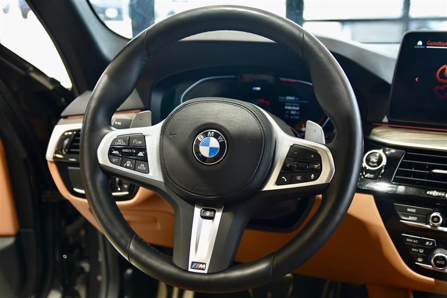 2022 BMW 5-Series 530i xDrive photo