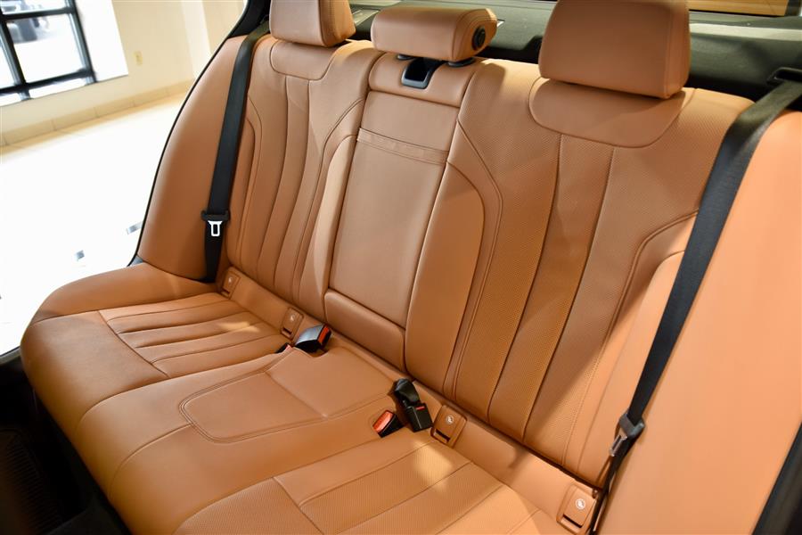 2022 BMW 5-Series 530i xDrive photo