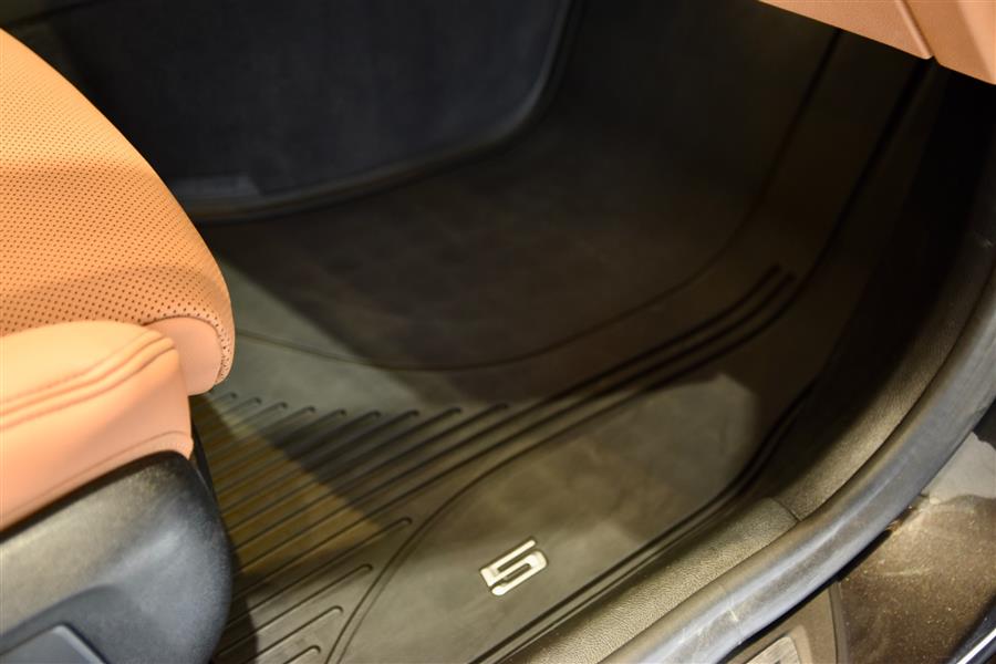 2022 BMW 5-Series 530i xDrive photo