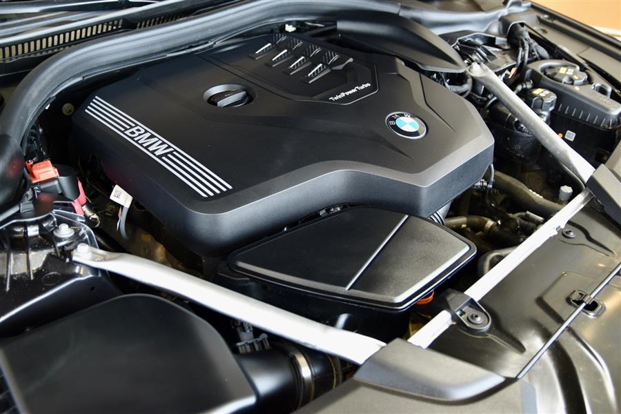 2022 BMW 5-Series 530i xDrive photo