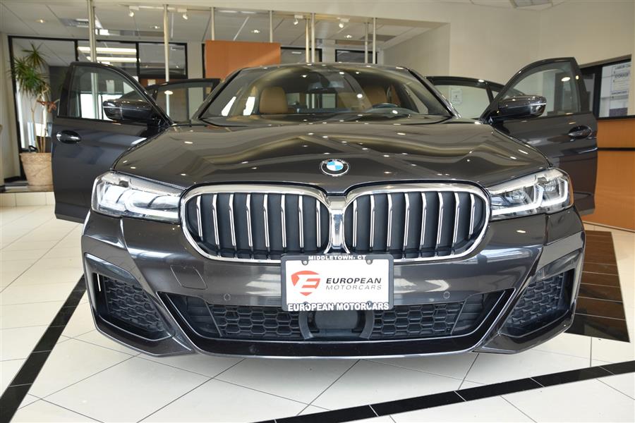 2022 BMW 5-Series 530i xDrive photo
