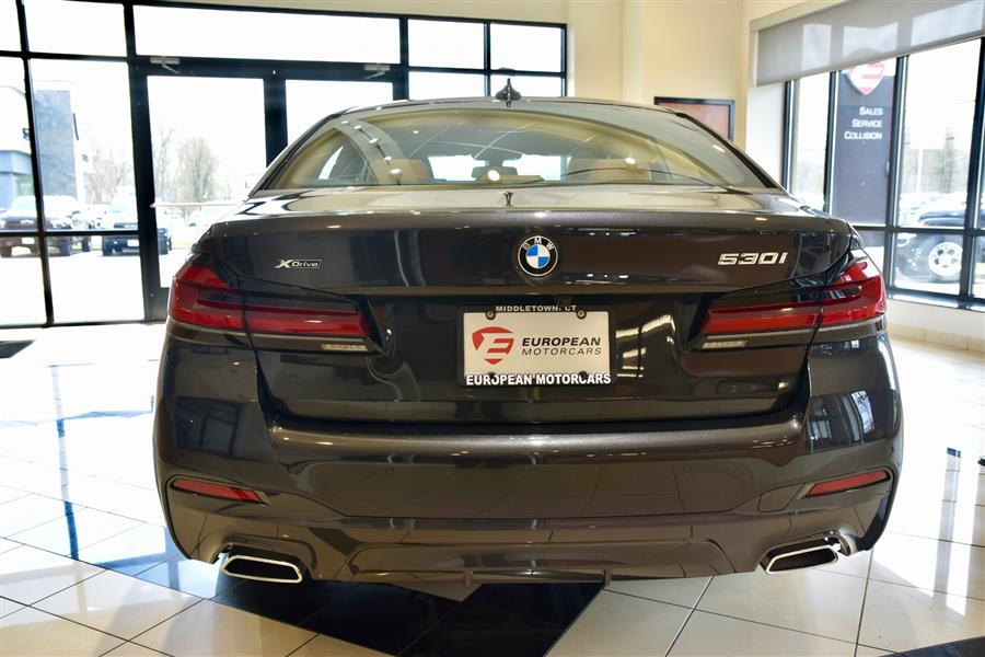 2022 BMW 5-Series 530i xDrive photo