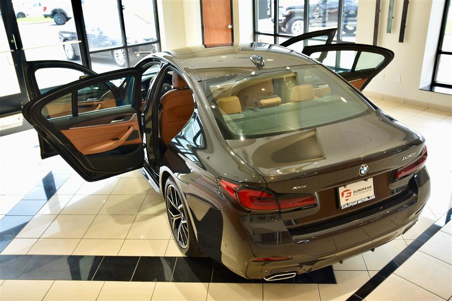2022 BMW 5-Series 530i xDrive photo