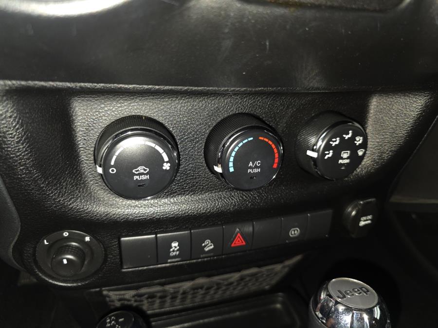 2011 Jeep Wrangler Sahara photo