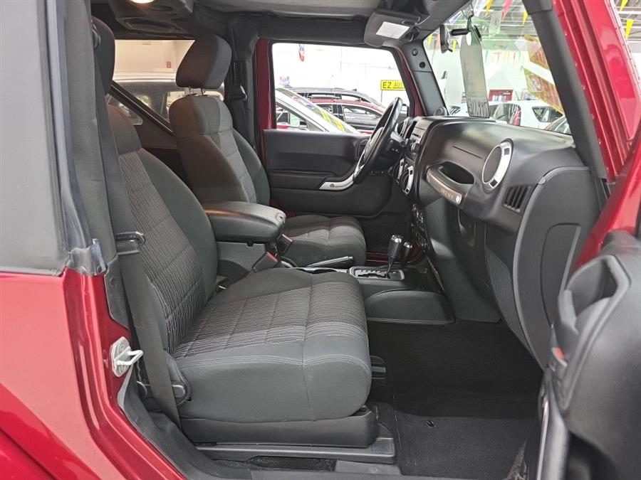 2011 Jeep Wrangler Sahara photo