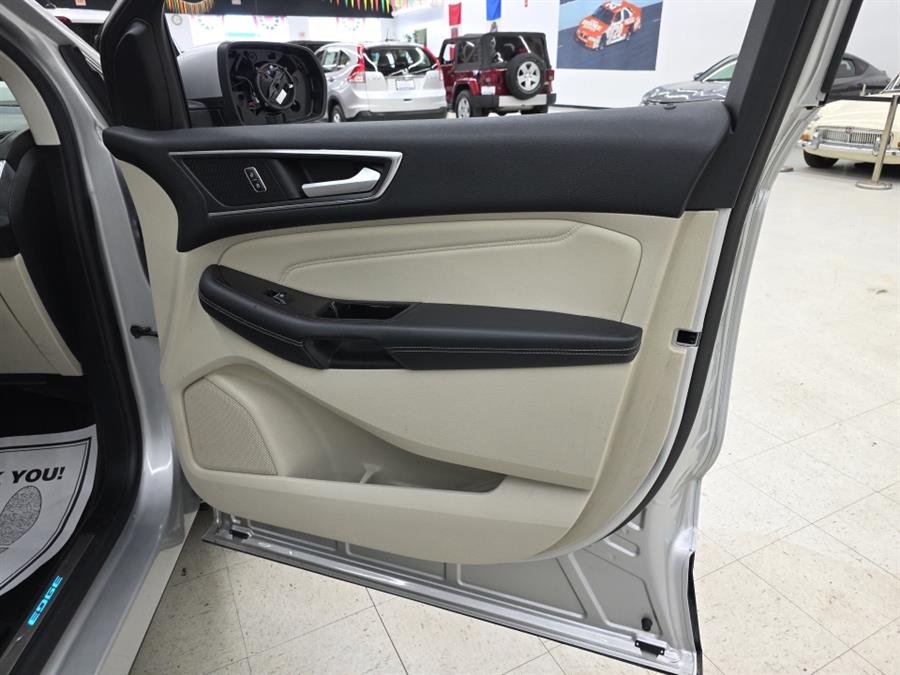 2017 Ford Edge Titanium AWD photo