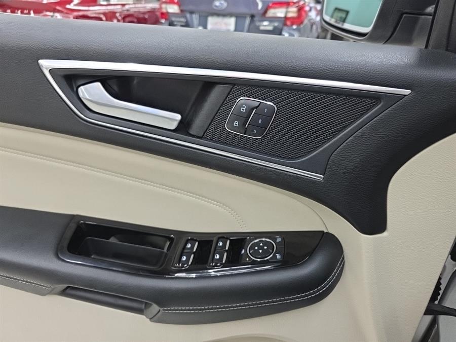 2017 Ford Edge Titanium AWD photo