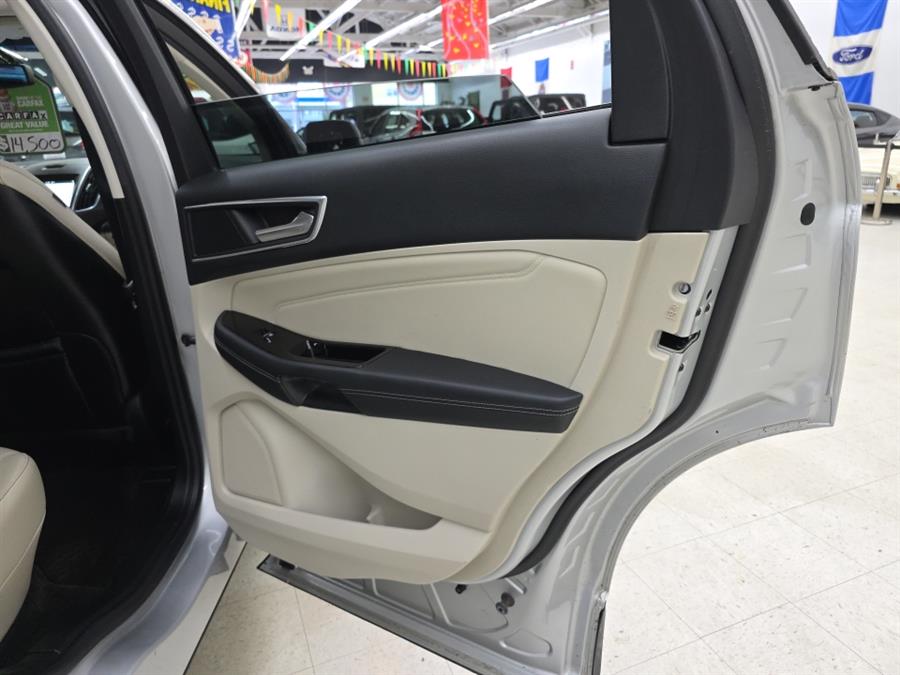 2017 Ford Edge Titanium AWD photo