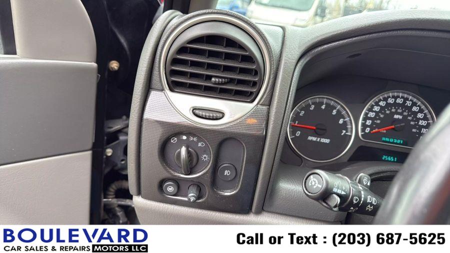 2004 GMC Envoy SLE photo