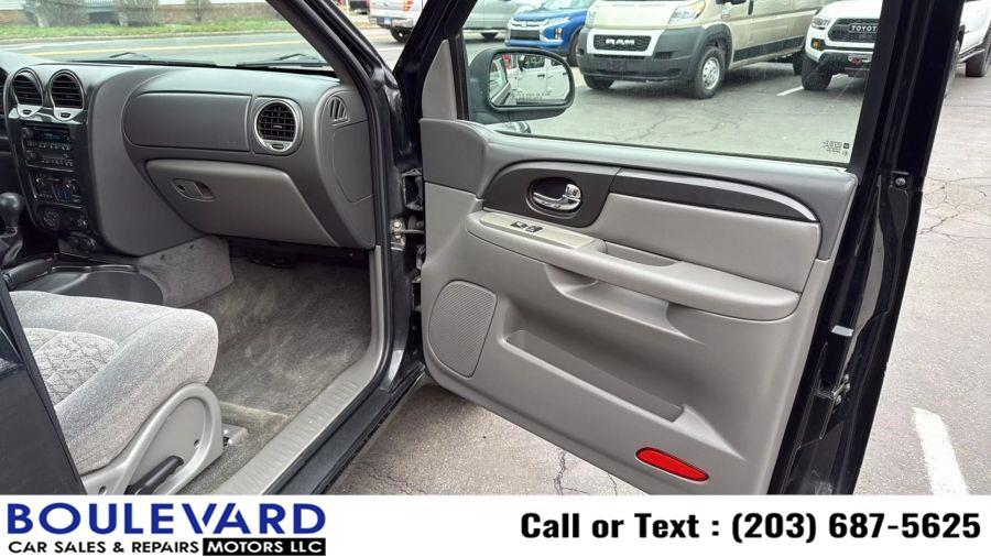 2004 GMC Envoy SLE photo