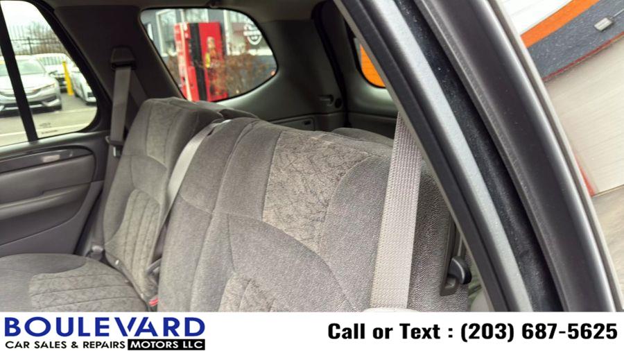 2004 GMC Envoy SLE photo