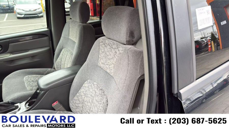2004 GMC Envoy SLE photo