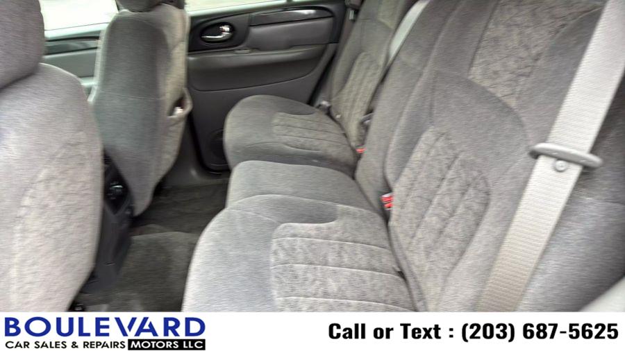 2004 GMC Envoy SLE photo