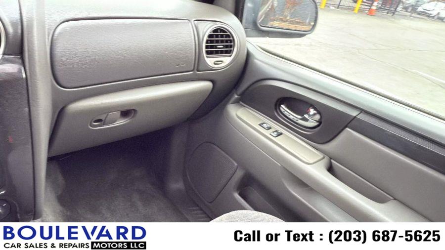 2004 GMC Envoy SLE photo