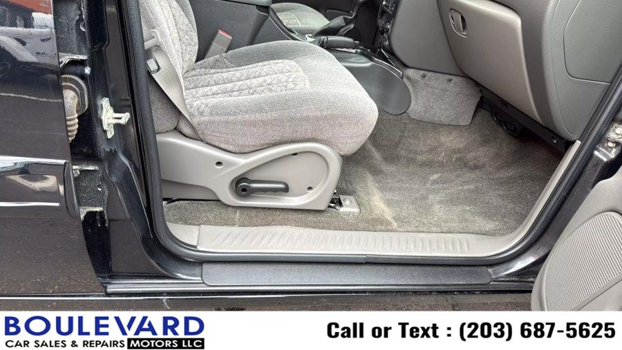2004 GMC Envoy SLE photo