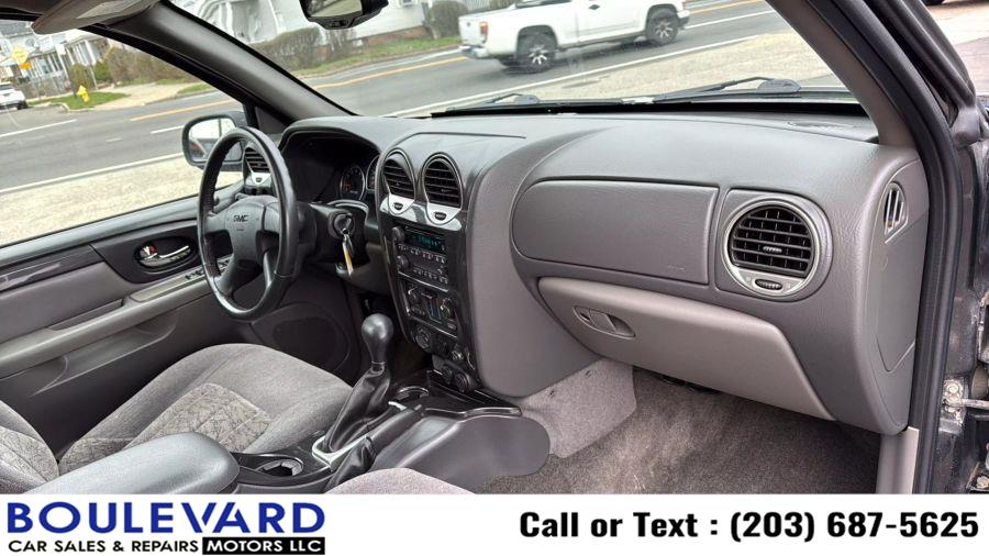 2004 GMC Envoy SLE photo