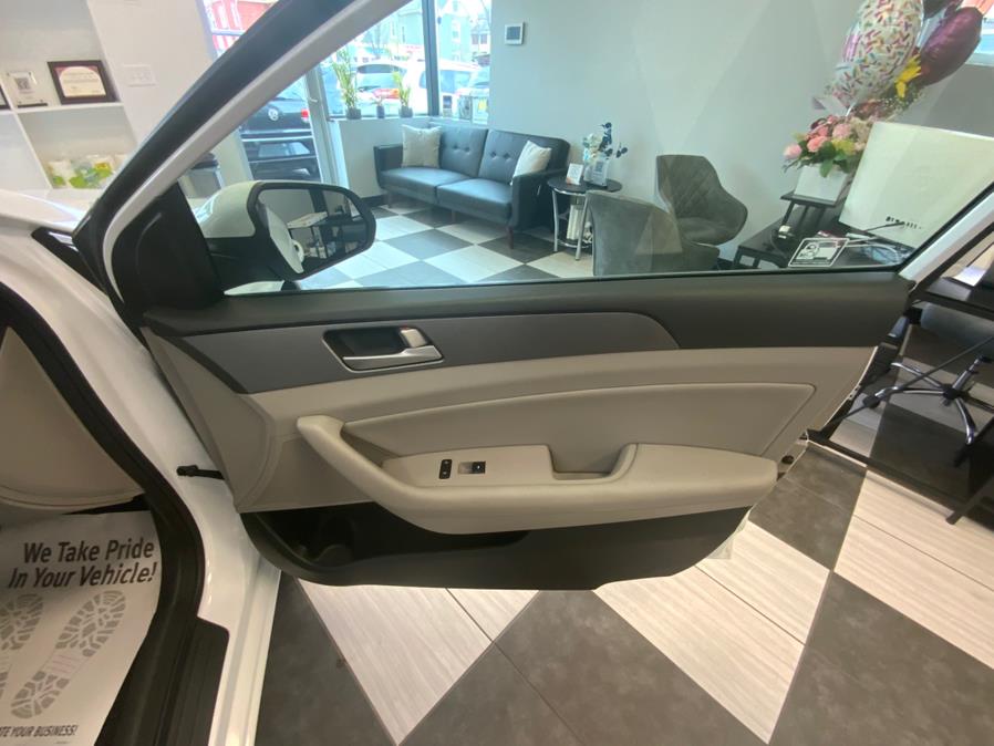 2015 Hyundai Sonata SE photo