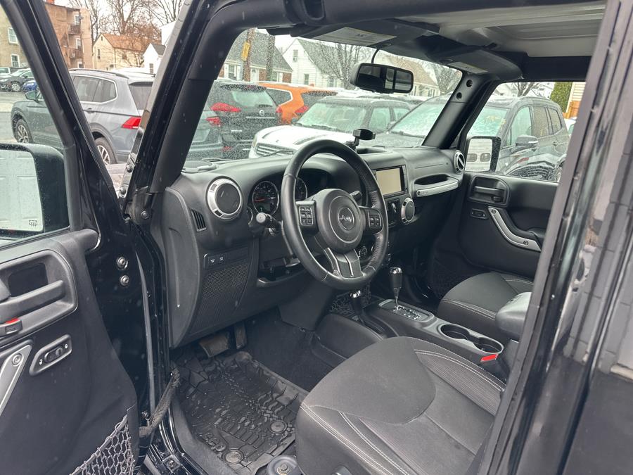 2015 Jeep Wrangler Unlimited 4WD 4dr Rubicon photo